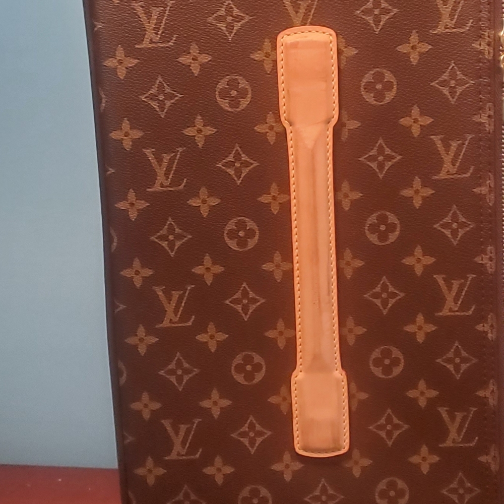 Large Authentic Louis Vuitton Monogram Rolling Su… - image 5